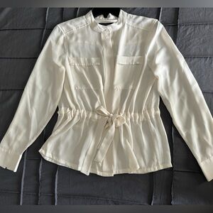 Excellent condition Banana Republic blouse button and tie front size small